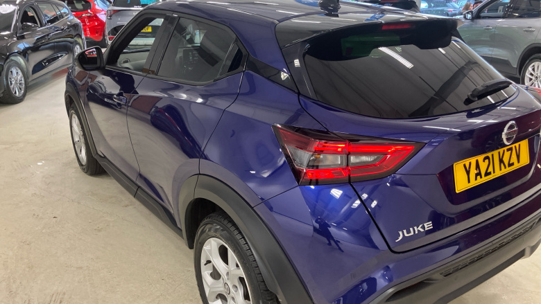 Nissan Juke 1.0 DiG-T N-Connecta 5dr DCT Petrol Hatchback